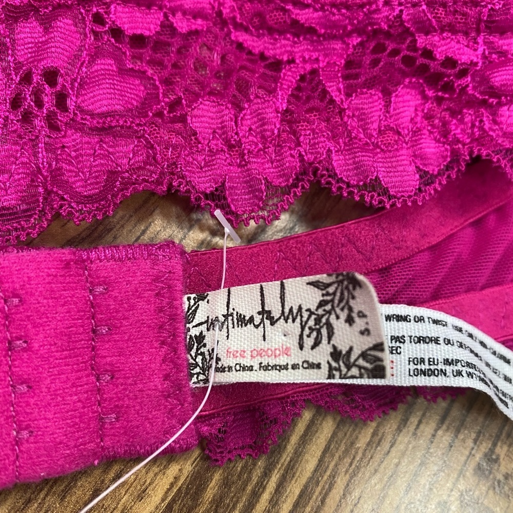 NWT Free People Galloon Lace Bralette in Red Berry Size Small - Picture 6 of 8
